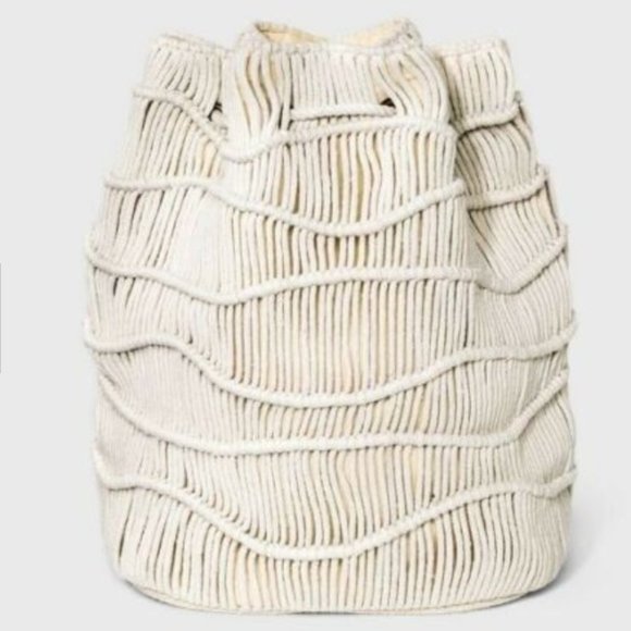 Universal Thread | Bags | Universal Thread Women Soft Sling Bucket Bag ...